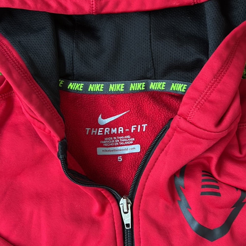 Red Nike jacket - Picture 2 of 2